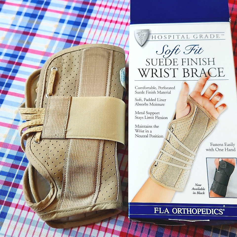 Suede Finish Wrist Brace Orthopedic